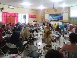 Tutor Pendidikan Keaksaraan Dasar Dibekali Cara Mengajar Yang Efektif dan Efisien