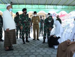 Panglima TNI Kunjungi Vaksinasi Covid-19 di Ponpes Yajri Payaman Magelang