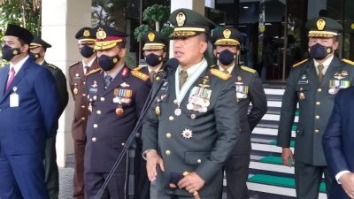 Pangdam IV/Diponegoro dan Forkopimda Jateng Ikuti Upacara HUT ke-76 TNI Secara Virtual