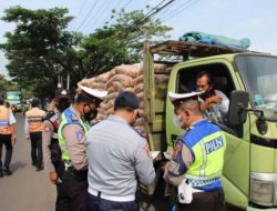 Penertiban Kendaraan Umum Oleh Personel Gabungan