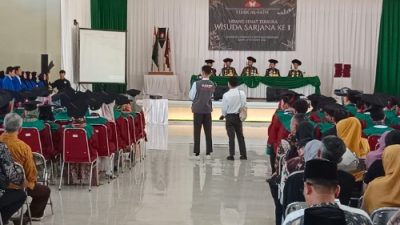 STIMIK Al – Fath Mewisuda Ratusan Mahasiswa Angkatan I