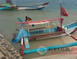 Diterjang Cuaca Ekstrim, Puluhan Perahu di Ujunggenteng Sukabumi Alami Kerusakan dan Hilang