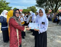 SMP Negeri 1 Tanjung Raja  Bagikan Berbagai  Hadiah Menjelang Libur Sekolah