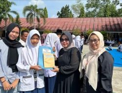 SMPN 2 Indralaya Selatan Beri Penghargaan Pada Siswa Berprestasi