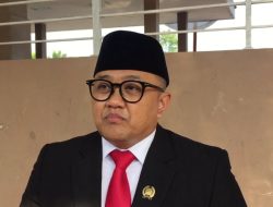 Ketua DPRD Kabupaten Sukabumi Hadiri Upacara Hari Bhayangkara ke-78, Siap Perkuat Kolaborasi Penegakan Hukum dengan Polri