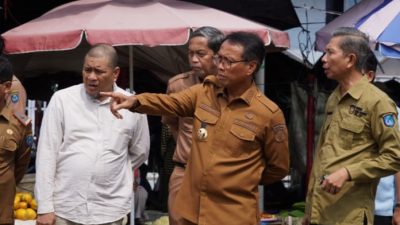 Pj. Bupati OKI Cek Harga dan Pantau Los Pasar Kayuagung