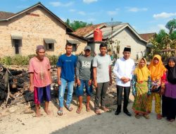 Sambangi Korban Kebakaran, Shodiq Berikan Bantuan dan Hibur Mbah Sukini